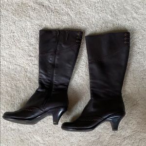 Beautiful brown leather boots with small heel